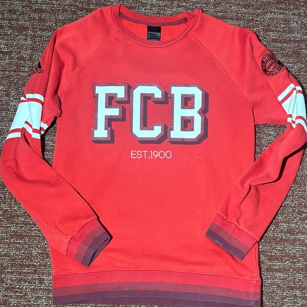Adidas Red Crewneck Sweater FCB Logo Football club soccer rugby men’s small